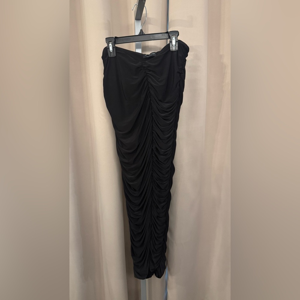Naked Wardrobe Hourglass V-Waist Ruched Midi - Picture 3 of 9